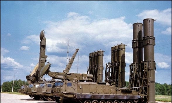 Ρωσία: «Παγώνει» τη σύμβαση πώλησης πυραυλικών συστημάτων στο Ιράν